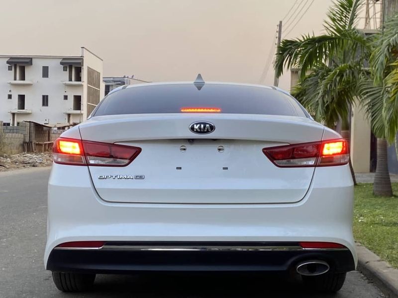 Thumbnail 4 of 2016 Kia Optima